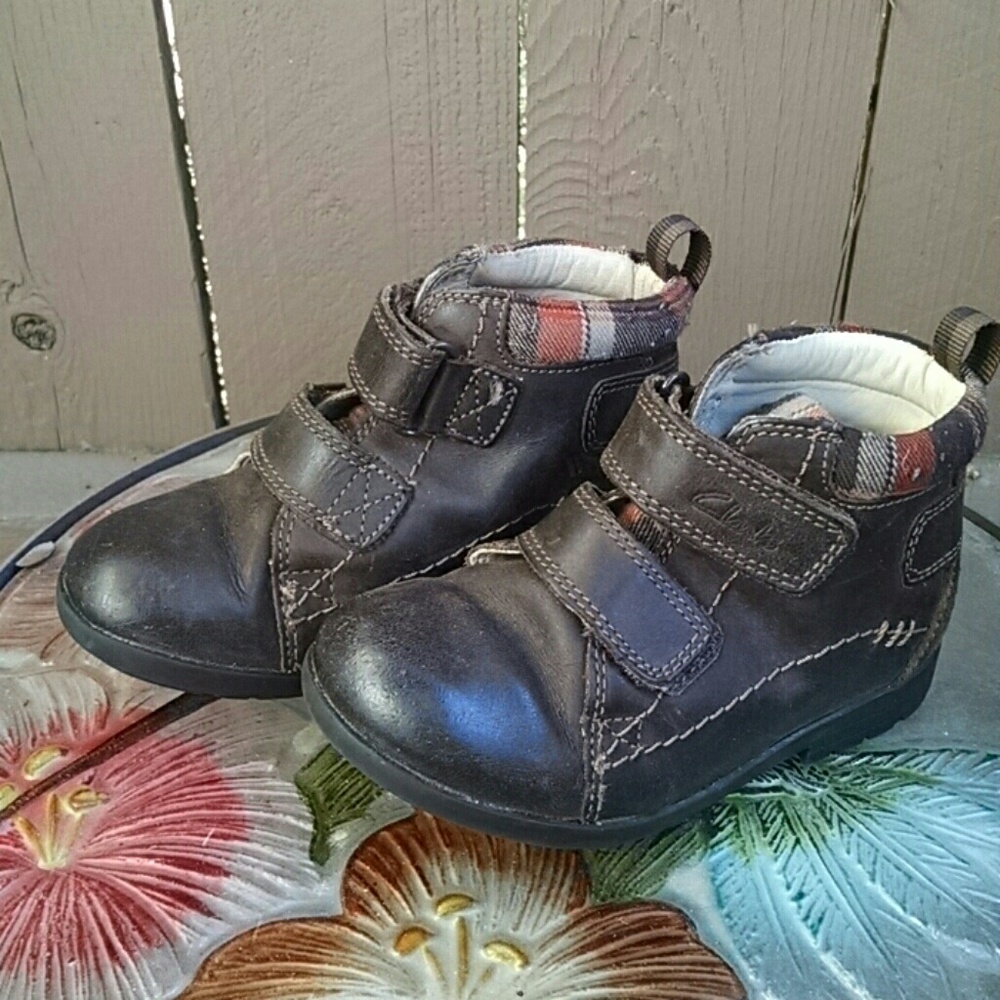 Clark's First Shoes brown leather Size 5 1/2